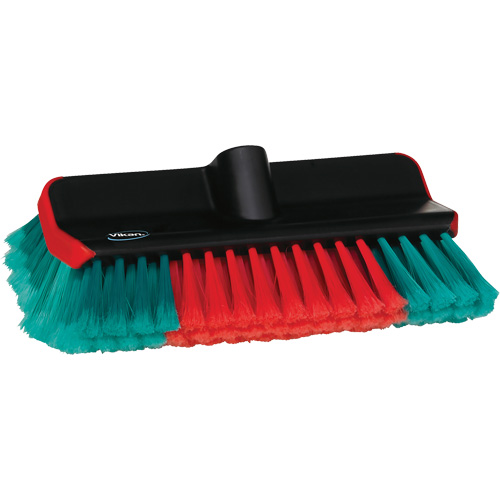 Brosse &agrave; alimentation en eau pour nettoyage des parties hautes et basses des v&eacute;hicules de la s&eacute;rie Transport Infinity Industrial Services Inc.
