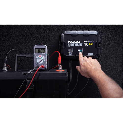 Chargeur de batterie embarqu&eacute; &agrave; 2 sorties de 20 amp&egrave;res GenPro10X2 Genius Infinity Industrial Services Inc.