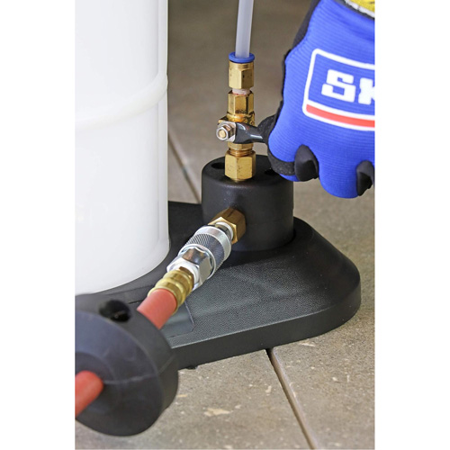 Extracteur de liquide PneumatiVac Infinity Industrial Services Inc.