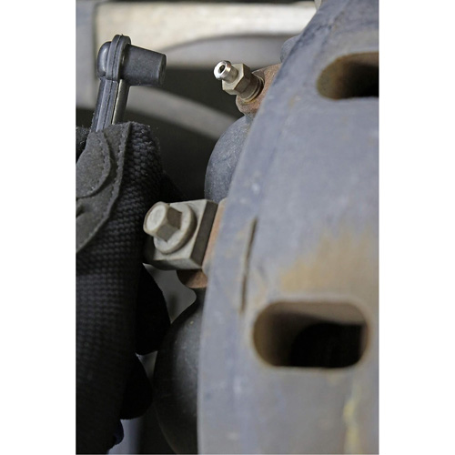 Trousse dentretien automobile et de purge de freins Infinity Industrial Services Inc.