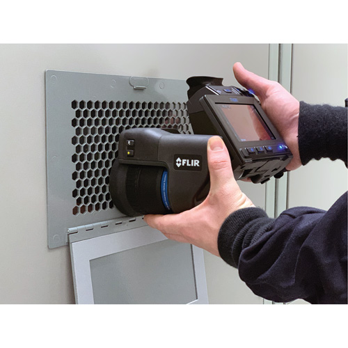 T1020 HD Thermal Camera with Viewfinder & 12° Lens, 800 x 480 pixels, -40° - 2000°C (-40° - 3632°F), 20 mK Infinity Industrial Services Inc.