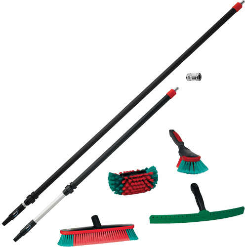 Ensemble d'outils de la s&eacute;rie Transport pour le nettoyage de l'ext&eacute;rieur de camion gros porteur Infinity Industrial Services Inc.