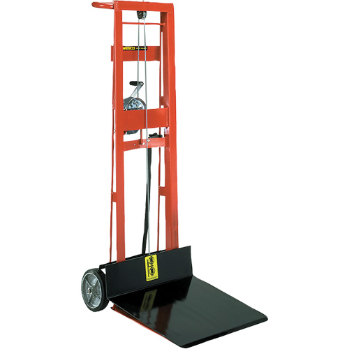 Empileur &agrave; plateforme, M&eacute;canisme Treuil manuel, Capacit&eacute; de 750 lb, Levage max de 40" Infinity Industrial Services Inc.