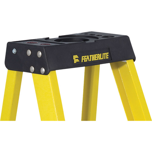 Industrial Heavy-Duty Stepladders (6400 Series), 4', Fibreglass, 300 lbs. Capacity, Type 1A Infinity Industrial Services Inc.