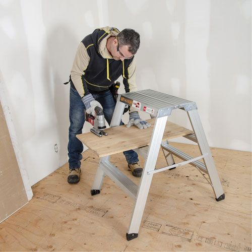 Poste de travail chevalet de sciage portatif, Cadre Aluminium, 12-1/4" p x 36" h Infinity Industrial Services Inc.