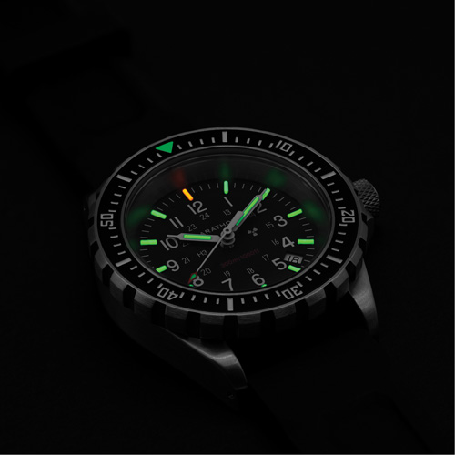 Grande montre automatique de plong&eacute;e, Num&eacute;rique, &agrave; piles, 41 mm, Noir Infinity Industrial Services Inc.