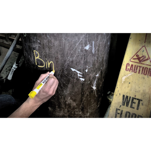 B&acirc;tons de peinture Quik Stik, Liquide, Rouge Infinity Industrial Services Inc.