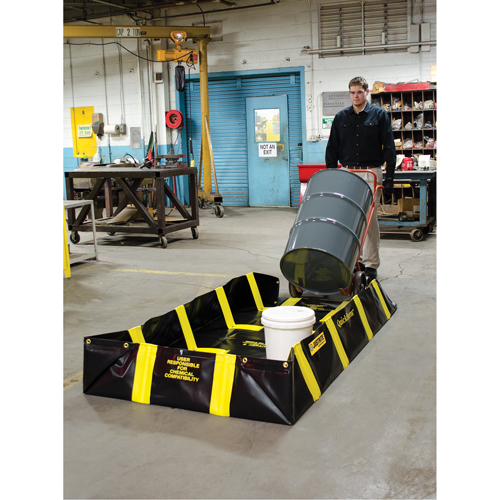 Bermes de confinement avec supports int&eacute;rieurs de parois QuickBerm , Capacit&eacute; 235 gal. US, 4' la x 8' lo x 12" h, Support &agrave; encliqueter Infinity Industrial Services Inc.