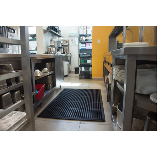 Tapis antifatigue, &agrave; fentes, 3' x 5' x 7/8", Noir, Caoutchouc naturel Infinity Industrial Services Inc.