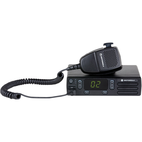 Radio et r&eacute;p&eacute;teur portatif de s&eacute;rie CM200d Infinity Industrial Services Inc.
