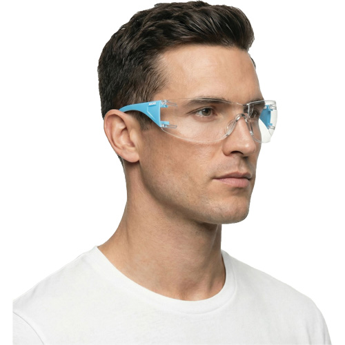 Lunettes de s&eacute;curit&eacute; bleu/blanc Adapt Lite, Lentille Transparent, Antibu&eacute;e/Anti-&eacute;gratignures, ANSI Z87+/R&eacute;pond ou surpasse la norme CSA Z94.3 Infinity Industrial Services Inc.