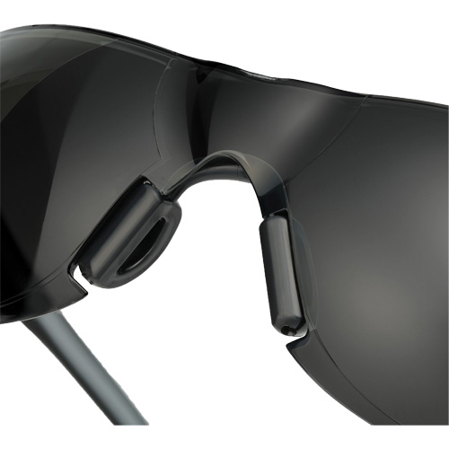 Lunettes de s&eacute;curit&eacute; Adapt Lite, Lentille Fum&eacute;e, Antibu&eacute;e/Anti-&eacute;gratignures, ANSI Z87+/R&eacute;pond ou surpasse la norme CSA Z94.3 Infinity Industrial Services Inc.