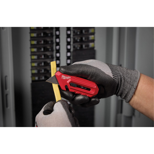 Couteau utilitaire compact pour usage multiple Infinity Industrial Services Inc.