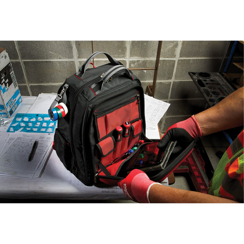 Sac &agrave; dos Packout, 15-3/4" lo x 11-4/5" la, Noir/Rouge, Balistique Infinity Industrial Services Inc.