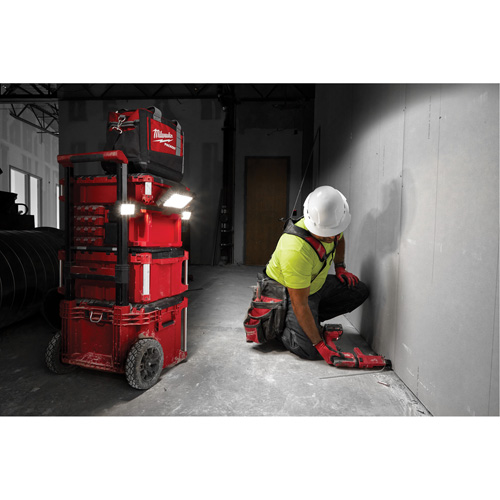 Lampe/chargeur M18 Packout, DEL, 3000 lumens Infinity Industrial Services Inc.