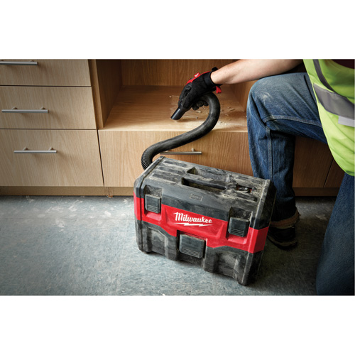 Aspirateur humide/sec M18 (outil seulement), 18 V, Capacit&eacute; 2 gal. Infinity Industrial Services Inc.