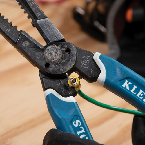 Klein-Kurve&reg; Heavy-Duty Wire Stripper, Cutter & Crimper Multi-Tool, 8-1/4" L, 8 - 20 AWG Infinity Industrial Services Inc.