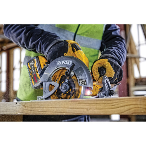 Ensemble de scie circulaire sans balai Flexvolt Max avec frein &eacute;lectrique, 7-1/4", 60 V Infinity Industrial Services Inc.