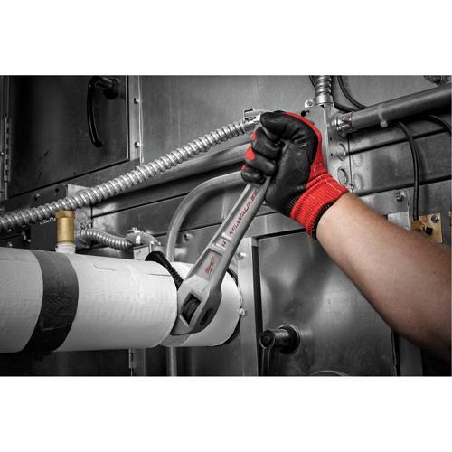 Cl&eacute; &agrave; tuyau coud&eacute;e en aluminium, Cap des m&acirc;choires 2", Longueur 14", Fini Rev&ecirc;tement en poudre, Prise Ergonomique Infinity Industrial Services Inc.