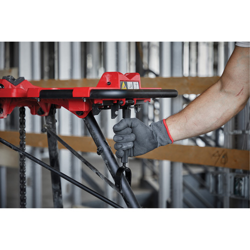Tr&eacute;pied de nivellement de 6" avec &eacute;tau &agrave; chaîne Infinity Industrial Services Inc.