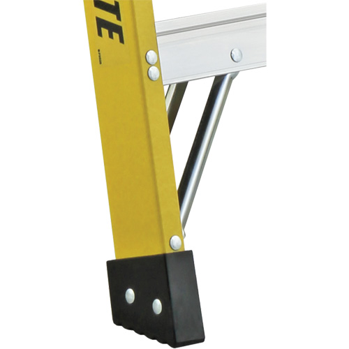 Industrial Heavy-Duty Platform Stepladders (6500 Series), 4', 300 lbs. Cap. Infinity Industrial Services Inc.