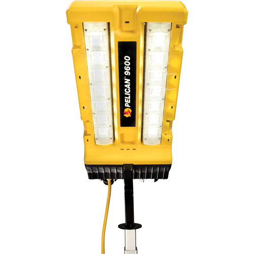 Syst&egrave;me avec t&ecirc;te d'&eacute;clairage modulaire et support, DEL, 24 W, 3000 lumens, Boîtier en Aluminium Infinity Industrial Services Inc.