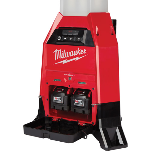 Lampe de chantier M18 Radius et chargeur avec One-Key, DEL, 4800/9000/2500 lumens, Boîtier en Plastique Infinity Industrial Services Inc.