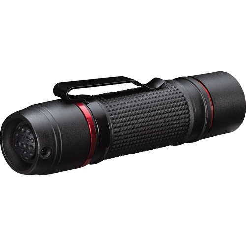 Lampe de poche &agrave; deux modes d'optique PX9, DEL, 750 lumens, Piles AAA Infinity Industrial Services Inc.