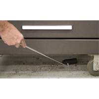 Outil collecteur magn&eacute;tique et flexible, Longueur de 23-1/2", Capacit&eacute; de 2,5 lb Infinity Industrial Services Inc.