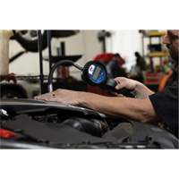 D&eacute;bitm&egrave;tre &eacute;lectronique de lubrifiant avec rallonge flexible &agrave; 90° Infinity Industrial Services Inc.