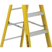 Industrial Heavy-Duty Stepladders (6900 Series), 4', Fibreglass, 300 lbs. Capacity, Type 1A Infinity Industrial Services Inc.
