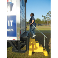 Industrial Step Stool, 4 Steps, 43" x 22-1/2" x 66" High Infinity Industrial Services Inc.