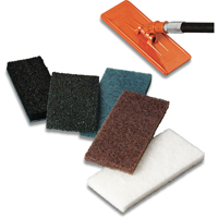 Tampon de r&eacute;curage et de d&eacute;capage Scrub n Strip Doodlebug, 10" lo x 4-6/10" la Infinity Industrial Services Inc.