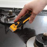 Racloir pour le verre Infinity Industrial Services Inc.