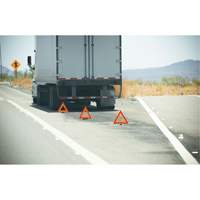 Ensemble de r&eacute;flecteurs triangulaires Infinity Industrial Services Inc.