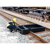 Ultra-Track Berm, 144 US gal. Capacity, 4' W x 6' L x 12" H, Foam Wall Infinity Industrial Services Inc.
