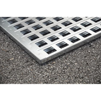 Ultra-Spill Pallet en acier, 4 barils, Capacit&eacute; de d&eacute;versement 68 gal. US, 49,1" x 47,1" x 10,9" Infinity Industrial Services Inc.