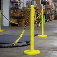 Bicolour Plastic Barrier Chain, Green/White Infinity Industrial Services Inc.