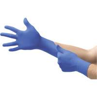 Gants jetables N21 MICROFLEX, 6,5/7/Petit, Nitrile, 4,7 mils/5,5-mil, Sans poudre, Cobalt, Classe 2 Infinity Industrial Services Inc.
