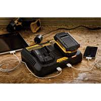 Borne de recharge Max pour chantier, 12 V/20 V, Lithium-ion Infinity Industrial Services Inc.